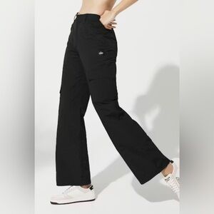 ALO Yoga Women's Black Cargo Pants xs